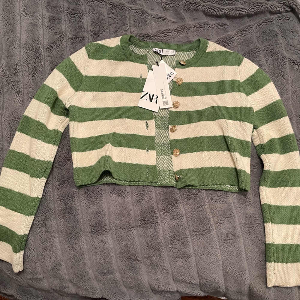 NWT Zara cropped sweater green and cream striped knit with gold buttons